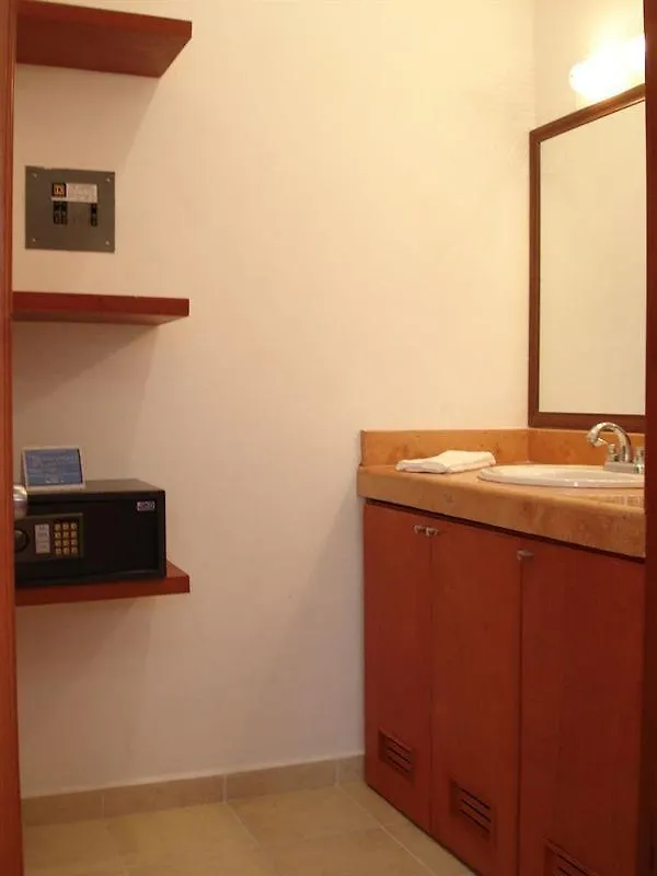Hotel Xbulu-Ha Isla Mujeres 2*,